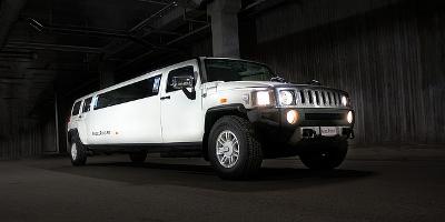 Call the Best Pearson Airport Limousine Service to Get to Your Destination