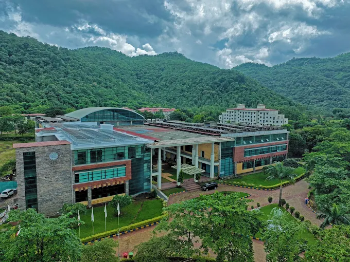 Universal AI University Admissions 2025-26: Courses, Eligibility, Scholarships, Placements | Vidyavision
