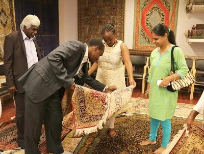 Jaipur Carpet Store | Handwoven Rugs | Saraswati Global Carpets