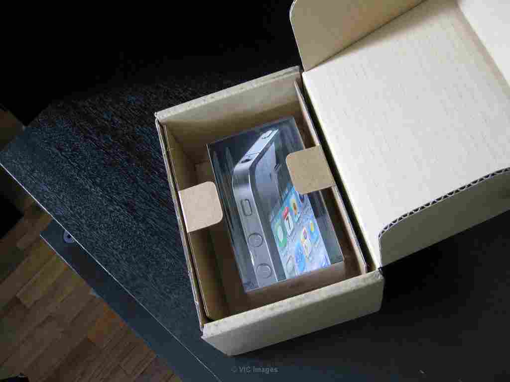 For Sale:Apple iPhone 4 32gb,Blackberry Torch 9800,Apple iPad 64GB