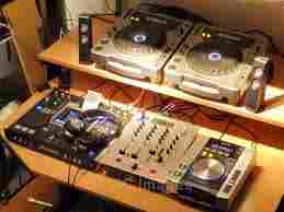 2X Pioneer CDJ-2000 Turntable + DJM-2000 Mixer Package