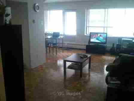 Spacious and bright 3 ½ in a concrete building; April FREE, available IMMEDIATELY