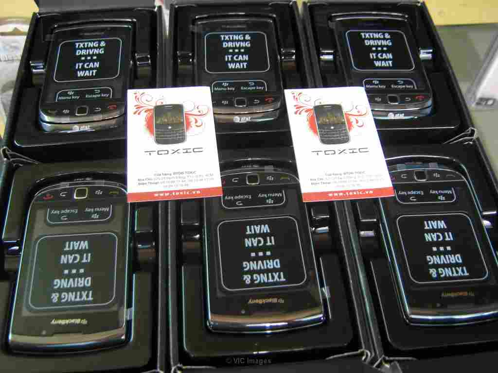 BLACKBERRY TORCH 9800 8G UNLOCKED PHONE FOR SELL.
