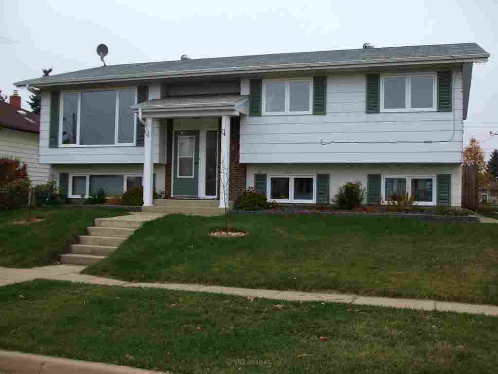 Affordable Living 5 Br Home in Thorhild AB