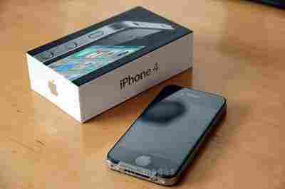 FOR SALE BRAND NEW IPHONE 4G 32GB FACTORY UNLOCKED
