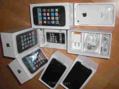 Apple iPhone 4G HD 16GB Unlocked Phone