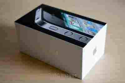 Buy 2 brand new iPhone 4, Blackberry torch 9800 or Nokia N8 and get 1 free