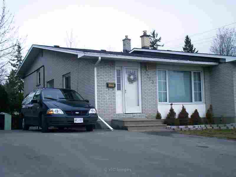 Heron Gate Mall Alta Vista 4 bed, 3 bath spacious 2 parking obo