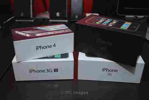 For sale: brand new iPhone 4, IPAD 2 64GB, Blackberry torch 9800 or Nokia N8 and Buy 2 get 1 free