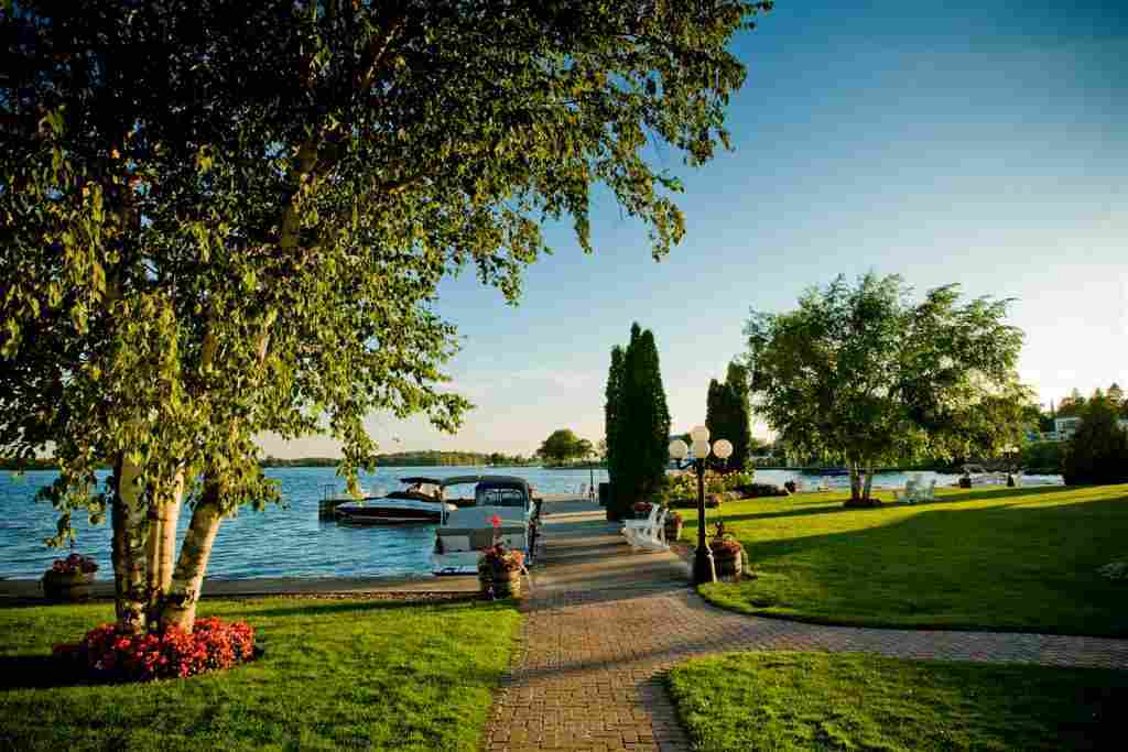 Free Fuel When You Stay at the Gananoque Inn & Spa