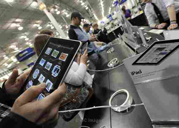 For Sale: Brand New iPhone 4 32gb and Apple iPad 2+Wi-Fi+3G 64GB buy 2 get 1 free