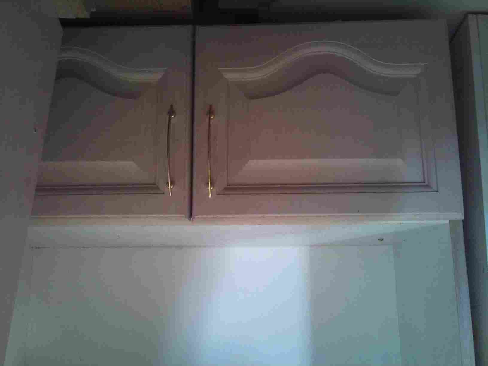 Beautiful *12 PIECE* Kitchen Set! PRICED FOR QUICK SALE