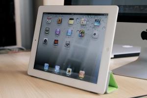 For Sale: Ipad 2 + 3G Wi-Fi ( 16,32 & 64GB ) & iPhone 4 32gb Unlocked