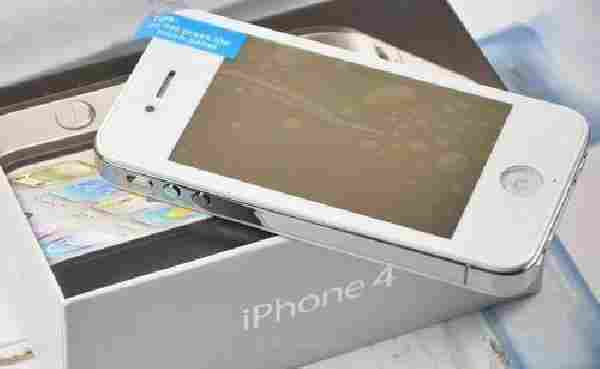 Apple Iphone 4G 32GB $300
