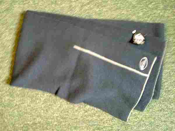 An excellent brand new "Quiksilver" scarf, 20cm (8in.) x 180cm (6ft.)