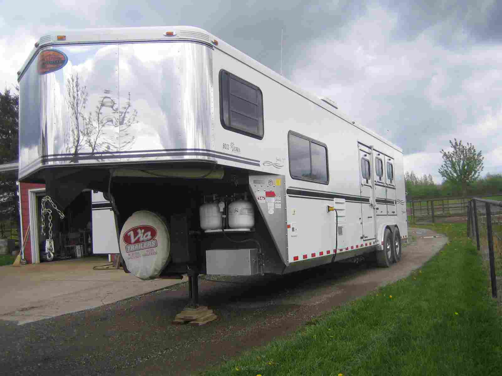 HORSE TRAILER, SUNDOWNER 2006 SIERRA 8011