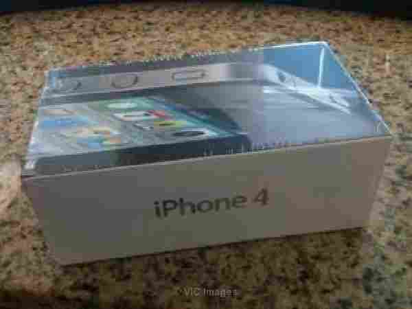 Black New Apple iPhone 4G 32GB Factory Unlocked
