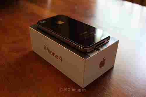 BUY APPLE IPHONE 4 32GB BRAND NEW UNLOCKED