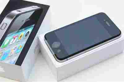 In Stock Brand New iPhone 4g 32gb, iPad 2 wifi 3g 64, Blackberry touch 9900/9930 BUY 2 and GET 1 free.