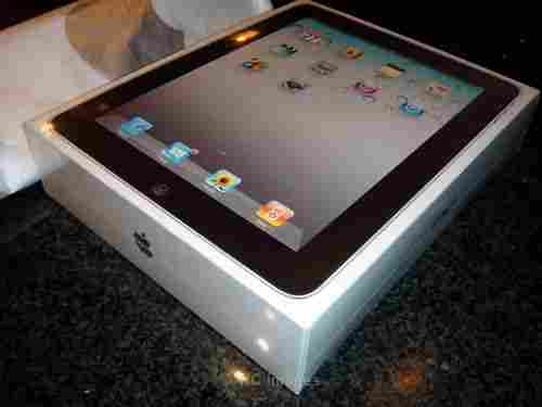 Apple iPhone 4G 32GB Black Factory 4 / Unlocked Phone