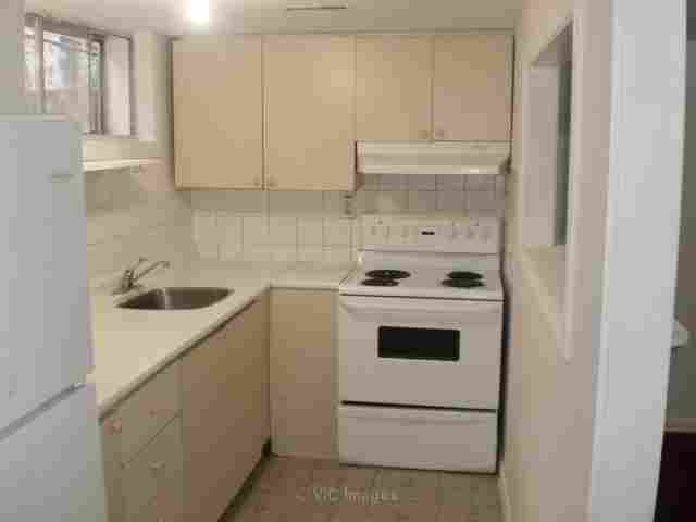 2 Bedroom Basement available Sept 1, 2011