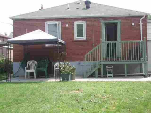 Main floor bungalow for Rent-scarborough