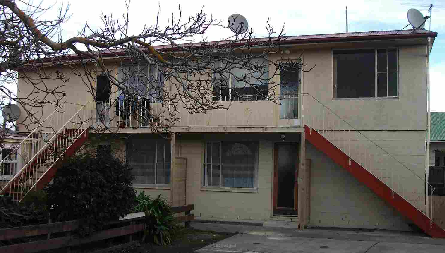 central 2 bedroom flat for rent
