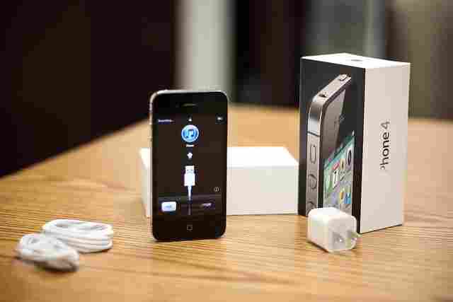 Bonanza iPhone 4/5 32gb, SAMSUNG i9100 GALAXY S II, BB Bold Touch 9900 buy 2 and get 1 free