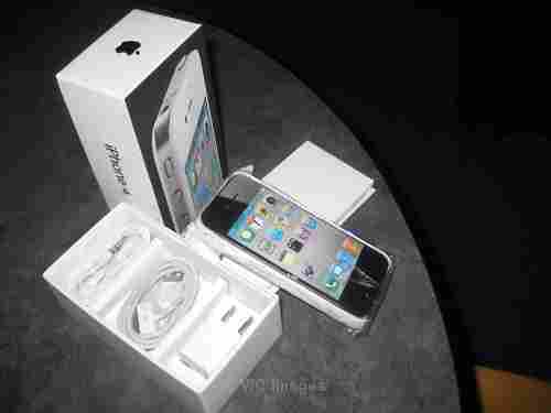 For sale: Apple Iphone 4G 32GB Unlocked Phone