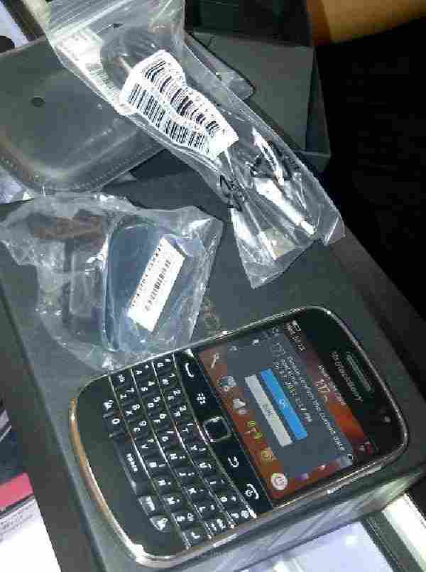 New : BlackBerry Bold Touch 9900