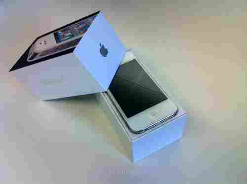 Apple Iphone 4S 32GB ::$700usd