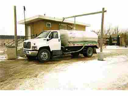 2006 Chev C6500 3 Ton Truck