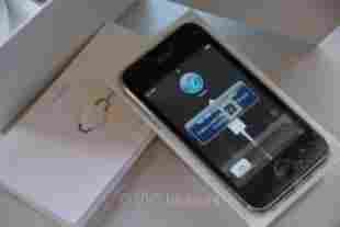 iPhone 4S 32GB & BlackBerry Bold 9900