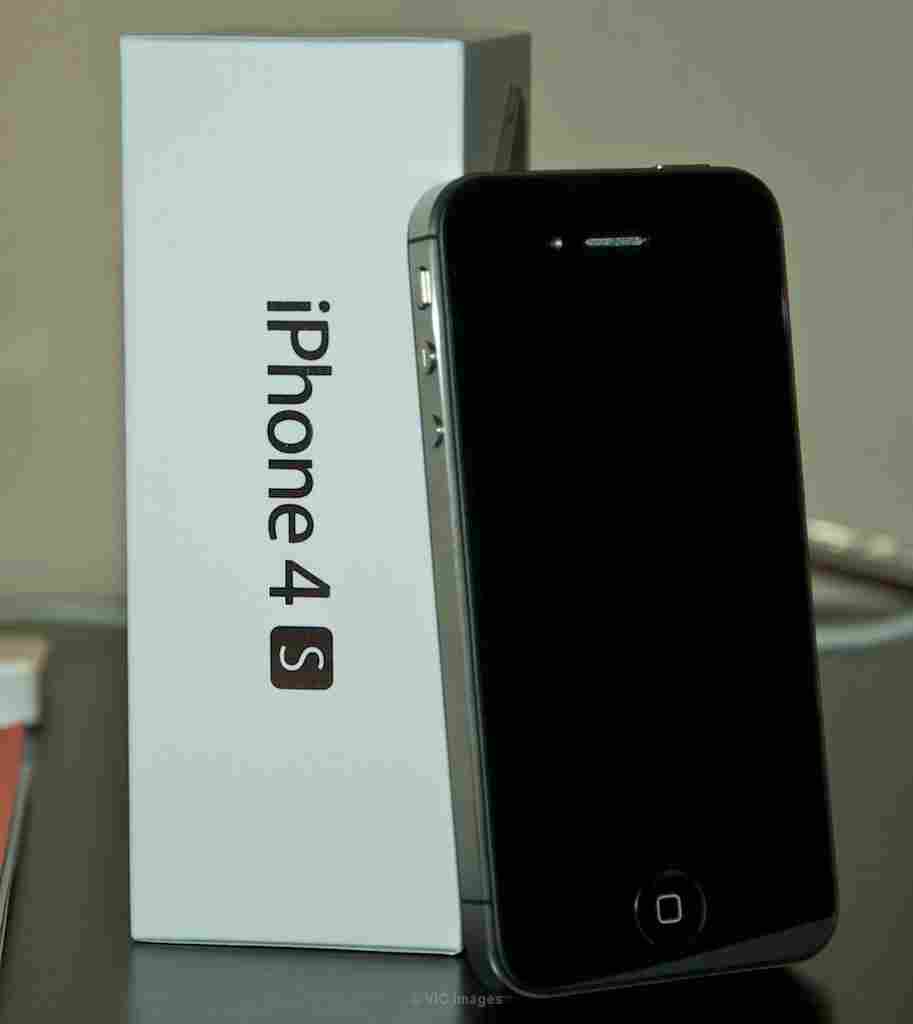WTS Brand New Apple iphone 4S 16GB/32GB/64GB Unlocked
