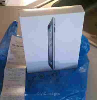 Apple I-Phone 4s 32GB,Apple iPad 2 64GB (Wi-Fi).