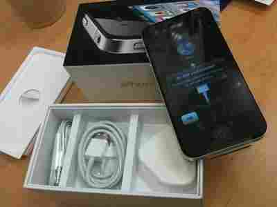 For sale brand new Apple iPhone 4S 32/64GB Unlocked Smartphone