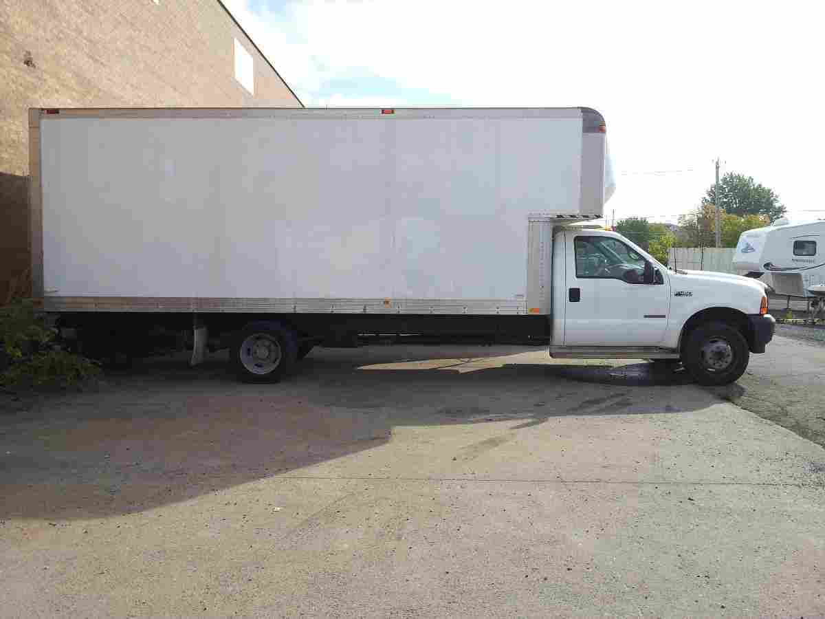 Moving, Delivery, Transport - 18 Foot Moving Truck $40/hr - Truck and 2 Men from $60/hr - 514.710.5865