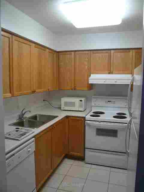 Yonge-Finch 2 bdrm, 2 bath, condo