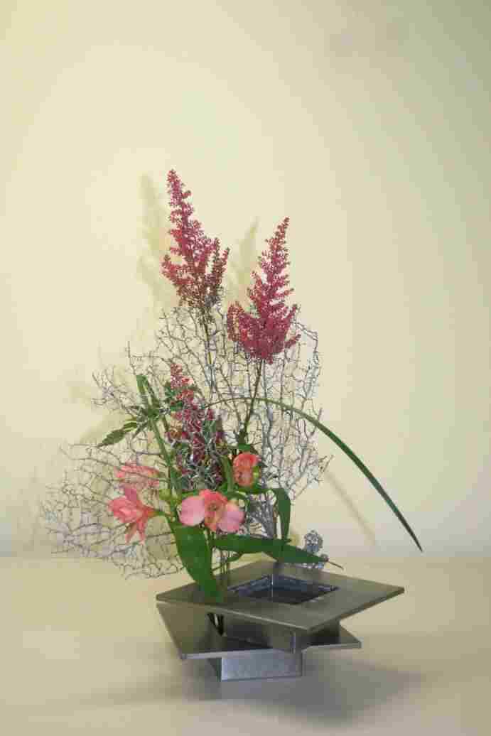 Elegant Japanese Style Flower Arrangement Lesson