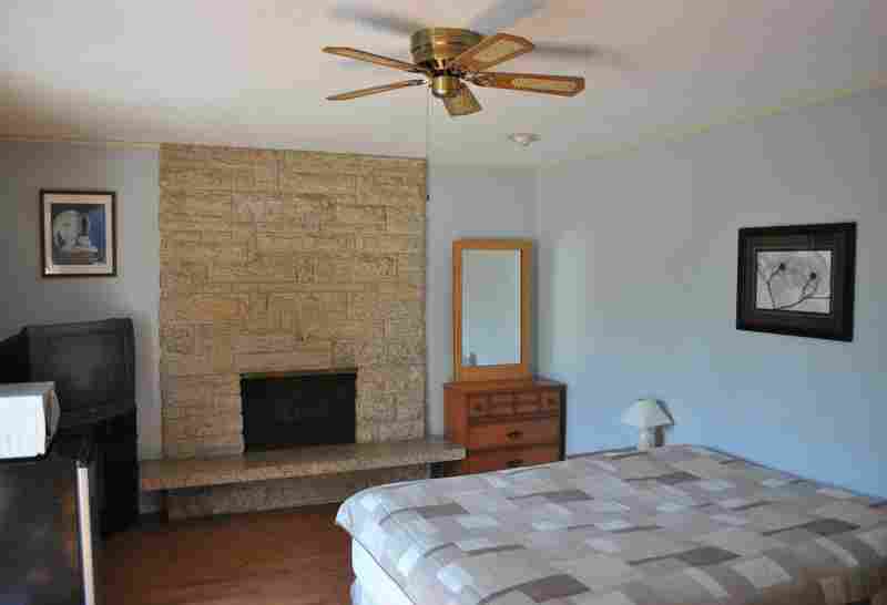 Fully Furnished, Private Room near to West Ed Mall