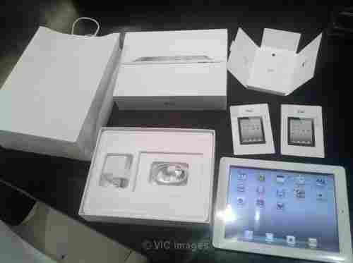 Apple iPhone 4S 64GB/4G 32GB, iPad 2 64gb , B.B Torch 9800