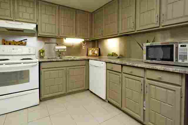 Central Demand Location! Luxury Condo-DVP&Sheppard Ave.