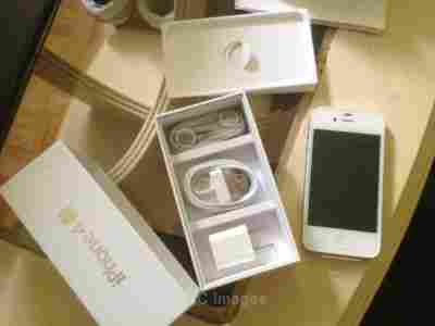Apple iphone 4S . Apple ipad 2 . Apple iphone 4G ( Brand new and Original )
