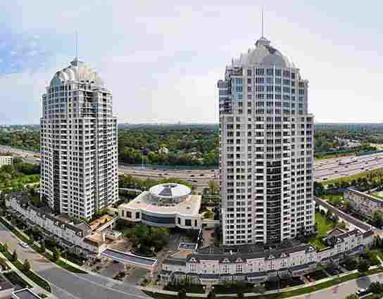 LUXURY Unit 2br+Den at Bayview/Sheppard near TTC & 401!! 1100 SqF