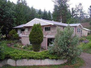 For Sale By Owner in Beautiful Creston Valley, B.C.