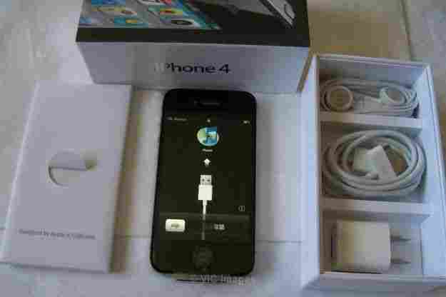 For Sale iPhone 4 4S 32GBNokia N8Blackberry