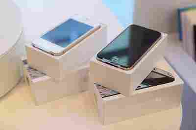 New Apple iPhone 4S 64GB Phone