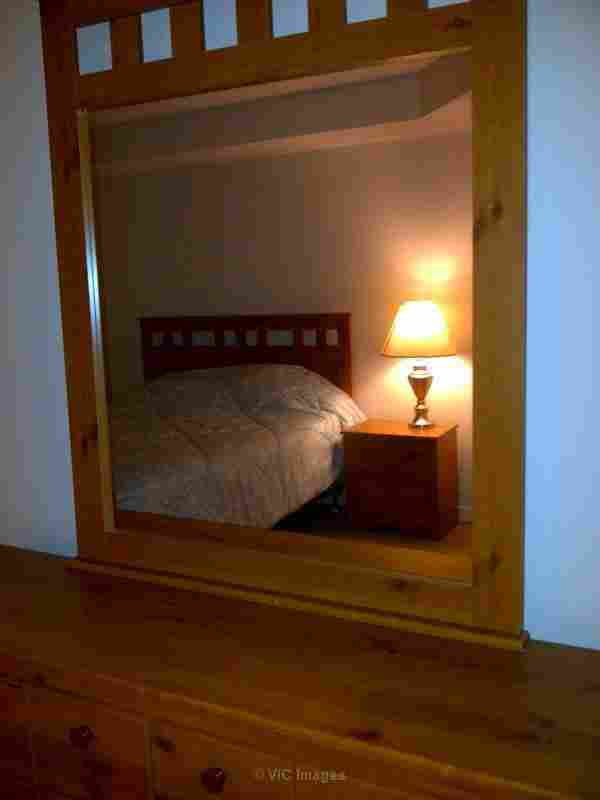 fully queen bed room