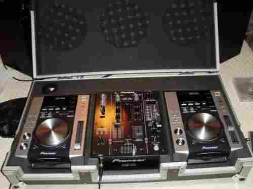Brand New DJ SET 2x PIONEER CDJ-2000 & 1x PIONEER DJM-2000 MIXER + HDJ 2000 HEADPHONE