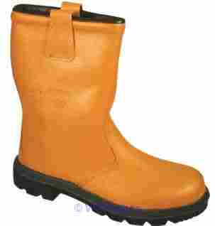 Buy Latest Branded Clearance Footwear at safetydirect.ie